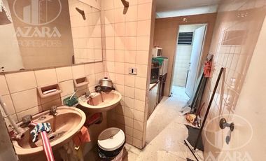 Local con excelente vidiera sobre av mapu al 100 en vicente lopez