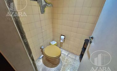 Local con excelente vidiera sobre av mapu al 100 en vicente lopez