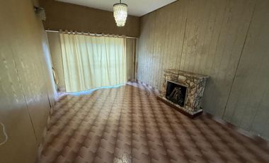 Departamento tipo casa de 3 ambientes con patio y quincho  - Wilde