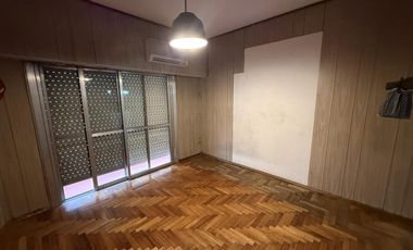 Departamento tipo casa de 3 ambientes con patio y quincho  - Wilde