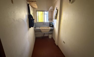 Departamento tipo casa de 3 ambientes con patio y quincho  - Wilde