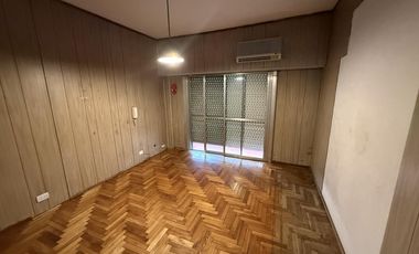 Departamento tipo casa de 3 ambientes con patio y quincho  - Wilde