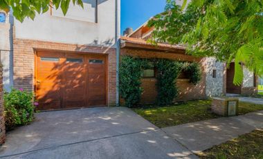 Casa en  Venta Barrio Los Pinares