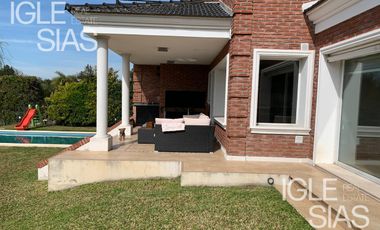 Casa en alquiler al lago en Las Glorietas, Nordelta