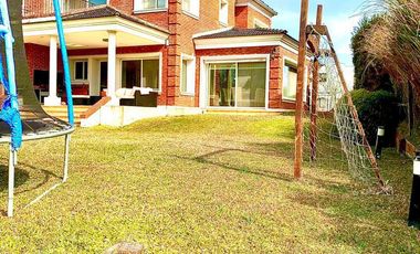 Casa en alquiler al lago en Las Glorietas, Nordelta