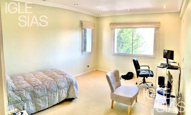 Casa en alquiler al lago en Las Glorietas, Nordelta