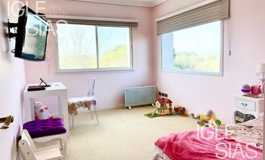 Casa en alquiler al lago en Las Glorietas, Nordelta