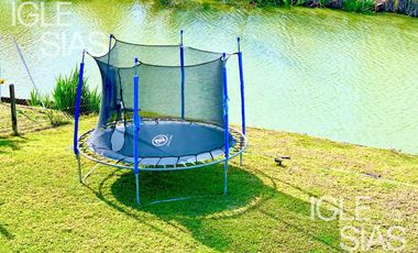 Casa en alquiler al lago en Las Glorietas, Nordelta