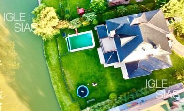 Casa en alquiler al lago en Las Glorietas, Nordelta