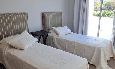 Casa Duplex Amoblada en Alquiler-  La Calandria zona sur