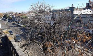 Martinez - Av.H.Yrigoyen 2600-PH/Local/vivienda/terraza- Apto uso prof. y com.-70m2