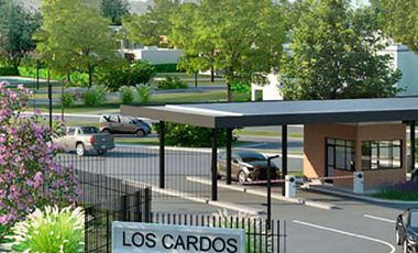 Terreno central, barrio con amenities, pegado a Ayres de Pilar, ya con posesión.