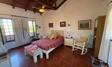 Casa en venta en Barrio Maipu, 4 dormitorios, 3 baños