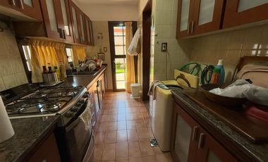 Casa en venta en Barrio Maipu, 4 dormitorios, 3 baños