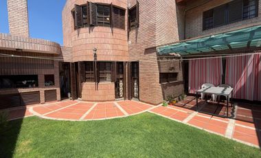 Casa en venta en Barrio Maipu, 4 dormitorios, 3 baños