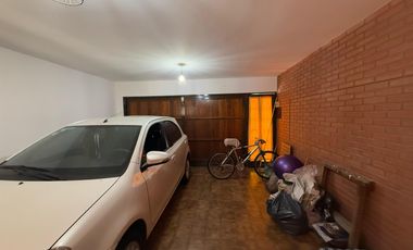 Casa en venta en Barrio Maipu, 4 dormitorios, 3 baños