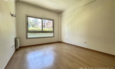 Departamento de dos ambientes en alquiler, Ituzaingo. Excelente edificio.