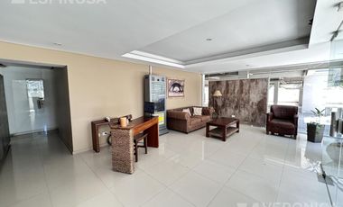 Departamento de dos ambientes en alquiler, Ituzaingo. Excelente edificio.