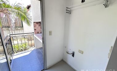 Departamento de dos ambientes en alquiler, Ituzaingo. Excelente edificio.