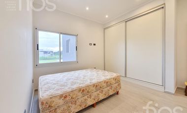 VENTA CASA A ESTRENAR DE DOS DORMITORIOS CON  PILETA  Y COCHERA  EN DON MATEO