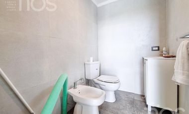 VENTA CASA A ESTRENAR DE DOS DORMITORIOS CON  PILETA  Y COCHERA  EN DON MATEO