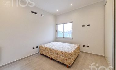 VENTA CASA A ESTRENAR DE DOS DORMITORIOS CON  PILETA  Y COCHERA  EN DON MATEO