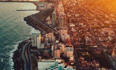 Cochera Cubierta en La Loma de Colon, Guemes, Varese, Torreon del Monje, Stella Maris..