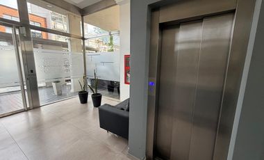 Departamento en venta de 2 ambientes con cochera