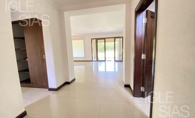 Casa en alquiler en El Golf, Nordelta