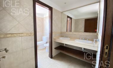 Casa en alquiler en El Golf, Nordelta