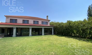 Casa en alquiler en El Golf, Nordelta