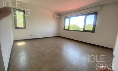 Casa en alquiler en El Golf, Nordelta