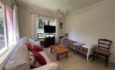 ALQUILER 12 MESES | CASA 2 AMBIENTES | COCHERA | BOSQUE P RAMOS