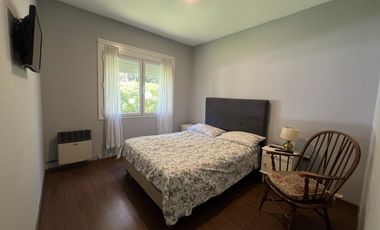 ALQUILER 12 MESES | CASA 2 AMBIENTES | COCHERA | BOSQUE P RAMOS