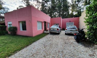 ALQUILER 12 MESES | CASA 2 AMBIENTES | COCHERA | BOSQUE P RAMOS