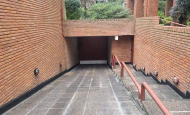 Cochera en  Alquiler en Acassuso