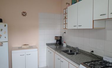 DUPLEX EN EXCELENTE ESTADO A MTS DE AV. ALTE. BROWN