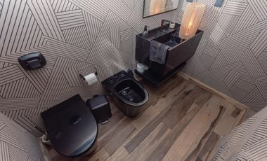 Espectacular casa moderna con increible jardin- cercana a varios accesos