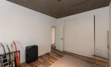 Espectacular casa moderna con increible jardin- cercana a varios accesos