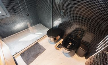 Espectacular casa moderna con increible jardin- cercana a varios accesos