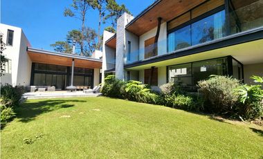 CASA EN VENTA, AVNDARO