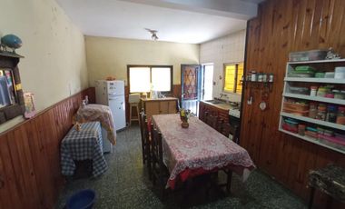 VENDE: CASA