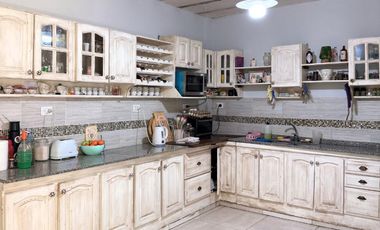 CASA 5 AMBIENTES EN VENTA, PARQUE EXALTACION