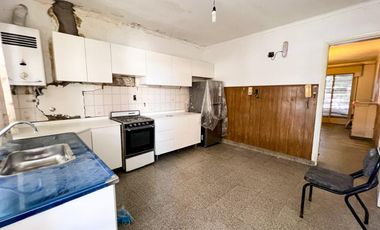 Venta Casa y Galpón. Altura Buenos Aires al 3000. Rosario.