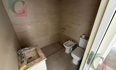 Depto tipo casa 3 amb con patio al frente