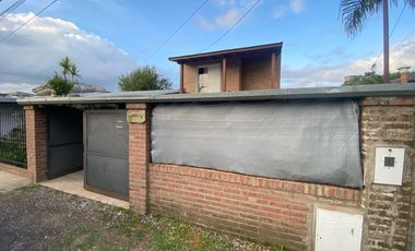 VENTA CASA 3 DORMITORIOS CON COCHERA Y PATIO