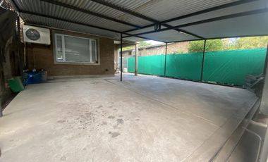 VENTA CASA 3 DORMITORIOS CON COCHERA Y PATIO