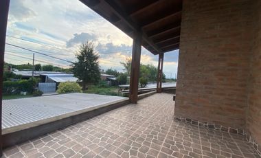 VENTA CASA 3 DORMITORIOS CON COCHERA Y PATIO