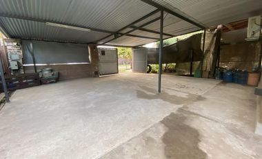 VENTA CASA 3 DORMITORIOS CON COCHERA Y PATIO