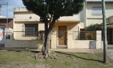 Casa en venta en Almirante Brown